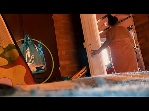 ❤️ عمویم دنبالم می آید داخل حمام، وقتی دوش می گیرم مرا به هم می زند. ️ فیلم پورنو در fa.oldsex.ru ☑