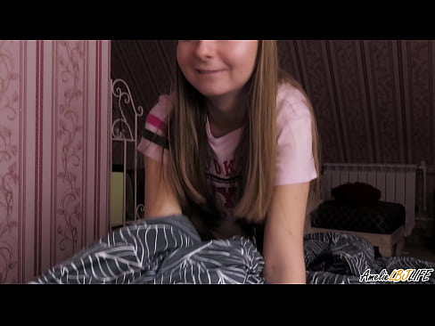 ❤️ بلوندی BFF خود را عمیقا می مکد و در دهانش تقدیر می شود ️ فیلم پورنو در fa.oldsex.ru ☑